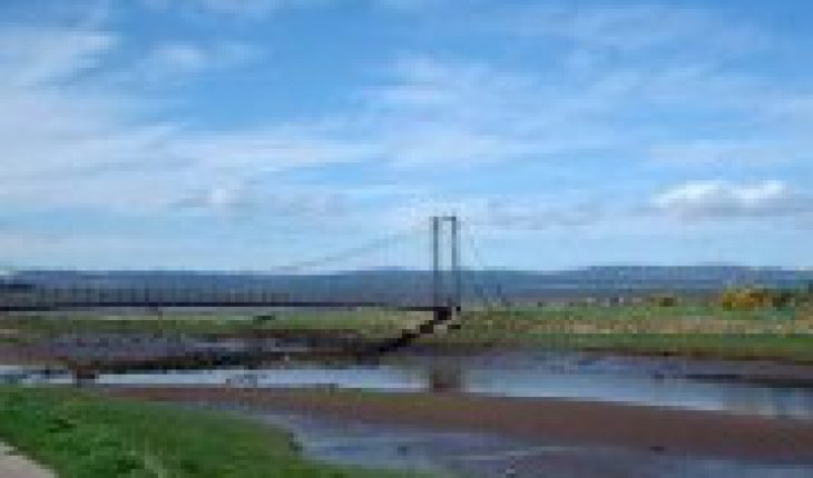 Tain links bridge